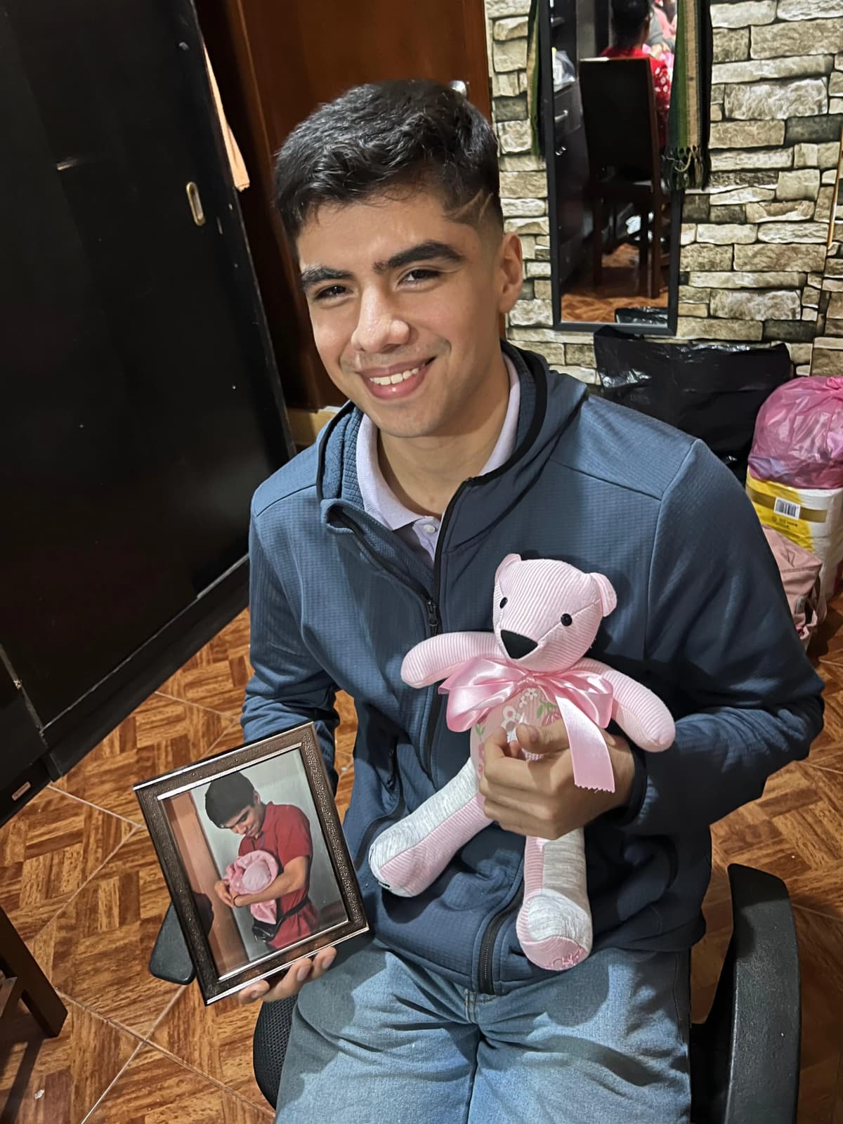 Foto de cliente con su osito personalizado 12