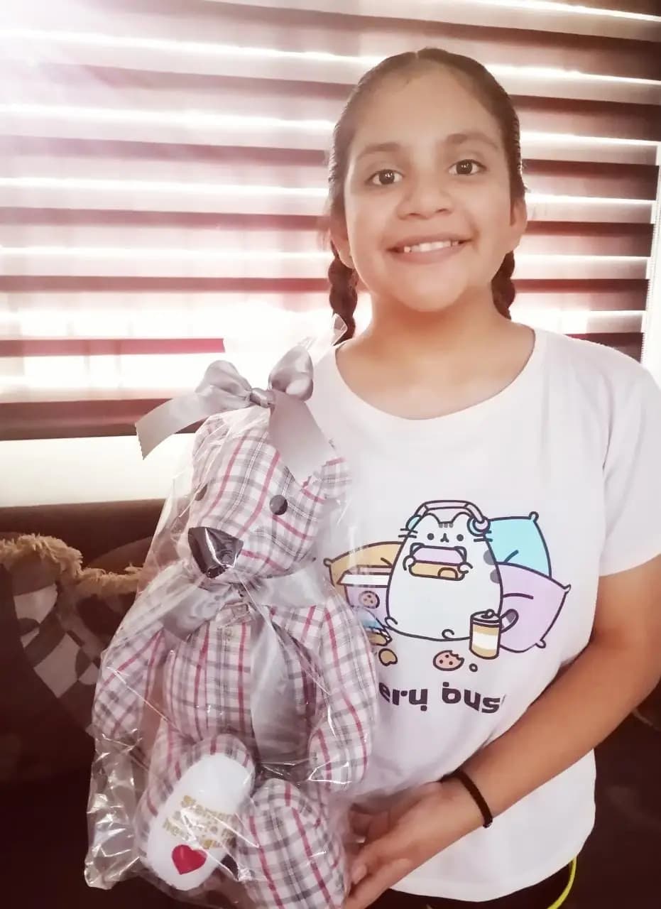 Foto de cliente con su osito personalizado 5